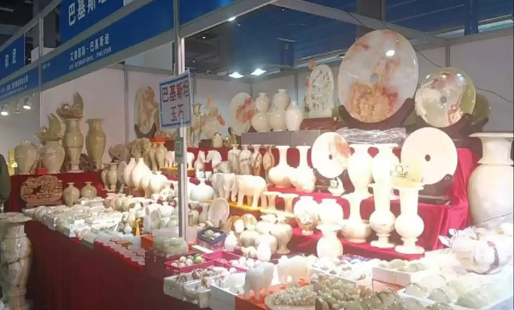 Pakistani handicrafts showcased at the 6 China Xizang Tourism and Culture Expo.